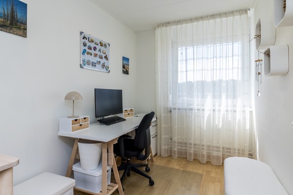 Foto - Te koop: Ruime gemoderniseerde instapklare hoekwoning met veel woonoppervlakte en tuin in de wijk Pronsebroek te Heerlen